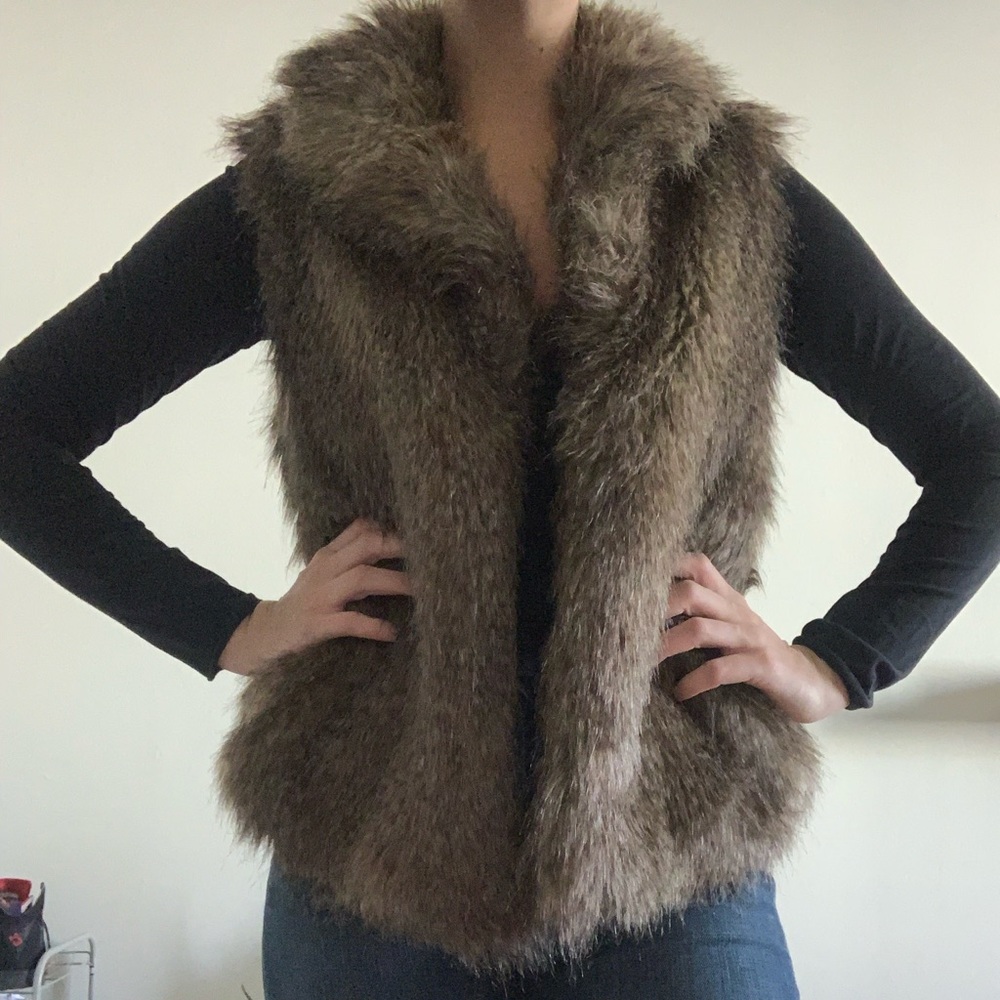 Faux fur tan fur vest with champagne lining